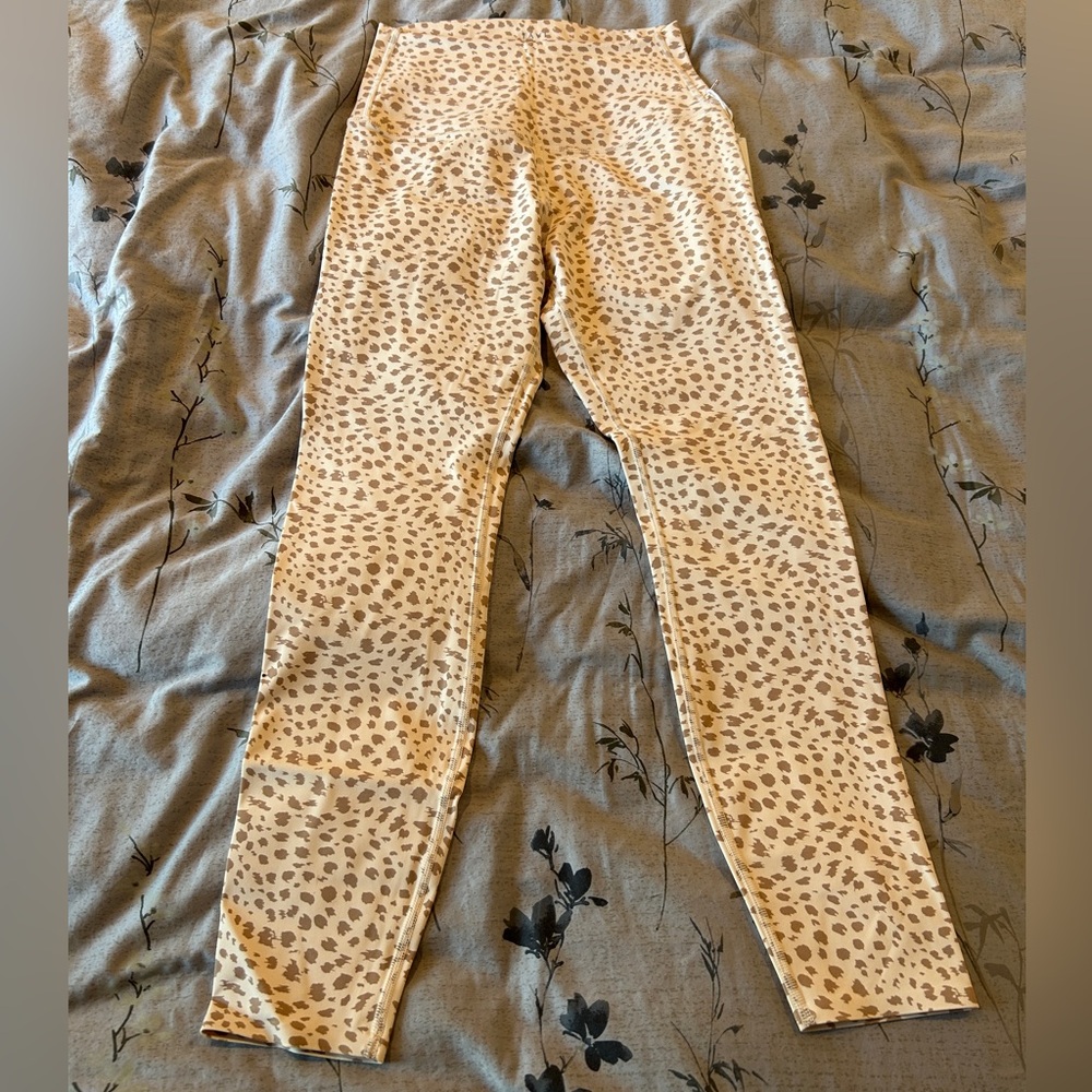 Tavi active cream and brown cheetah print 7/8 legging